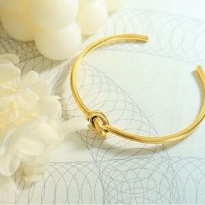 18k Gold Plated Love Knot Cuff Bracelet